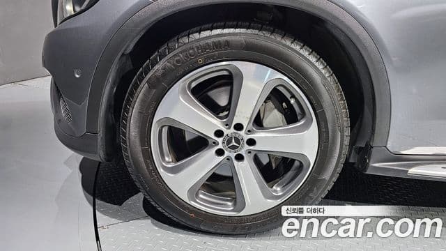 Mercedes-Benz GLC-Class 2019 — Photo 20/20