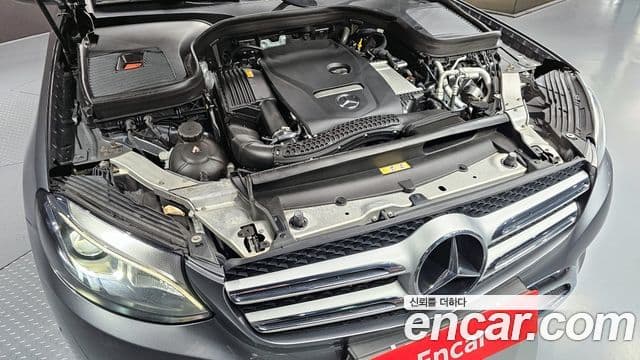 Mercedes-Benz GLC-Class 2019 — Photo 17/20