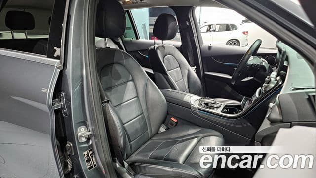 Mercedes-Benz GLC-Class 2019 — Photo 19/20