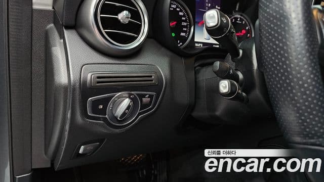 Mercedes-Benz GLC-Class 2019 — Photo 3/20
