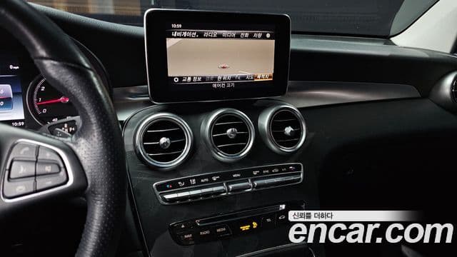 Mercedes-Benz GLC-Class 2019 — Photo 14/20