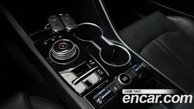 Kia K5 2021 — Şəkil 9/20