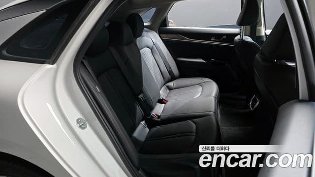 Kia K5 2021 — Şəkil 12/20