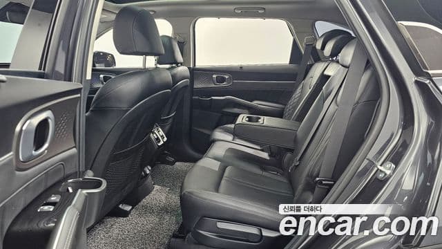 Kia Sorento 2023 — Şəkil 13/20