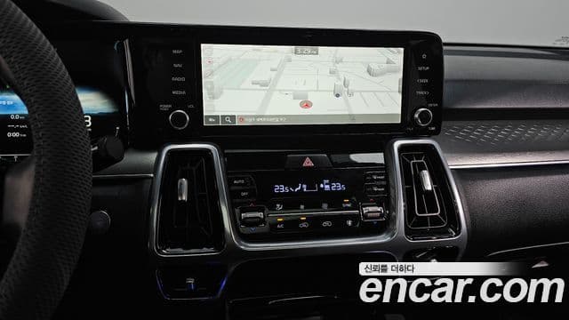 Kia Sorento 2023 — Photo 7/20