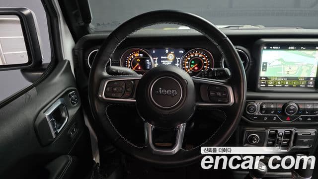Jeep Wrangler 2021 — Şəkil 13/20