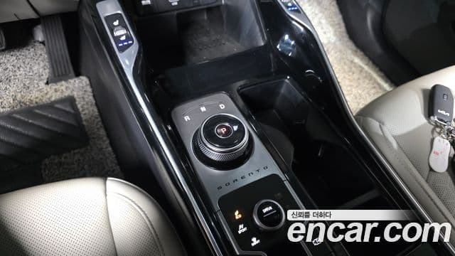 Kia Sorento 2023 — Şəkil 8/20