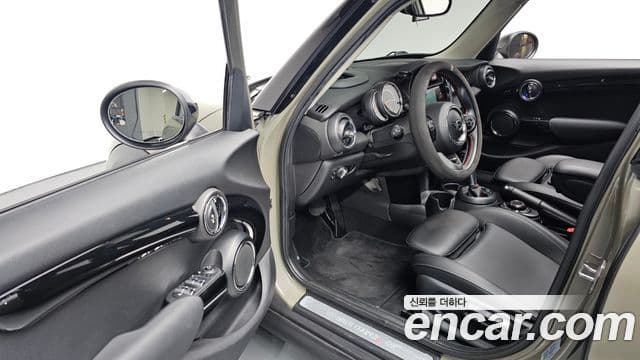Mini Cooper S 2018 — Фото 11/20