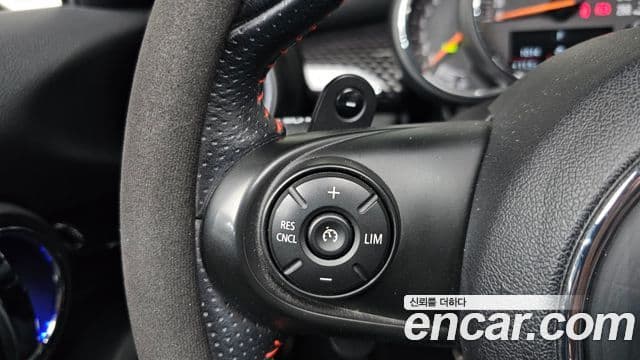 Mini Cooper S 2018 — Фото 17/20