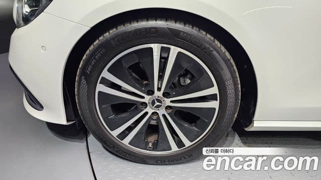 Mercedes-Benz E-Class 2020 — фото 5 из 20