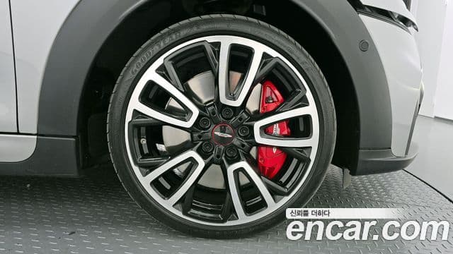 Mini Cooper S 2023 — Фото 5/20