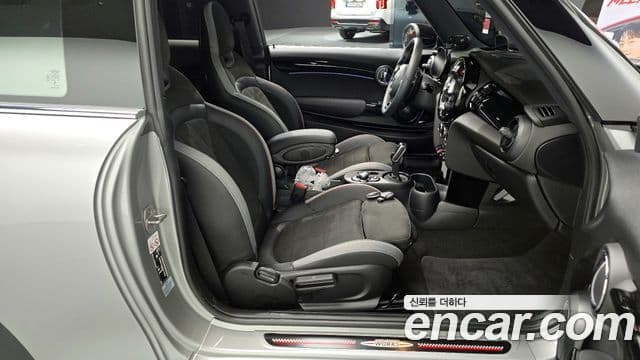 Mini Cooper S 2023 — Фото 11/20