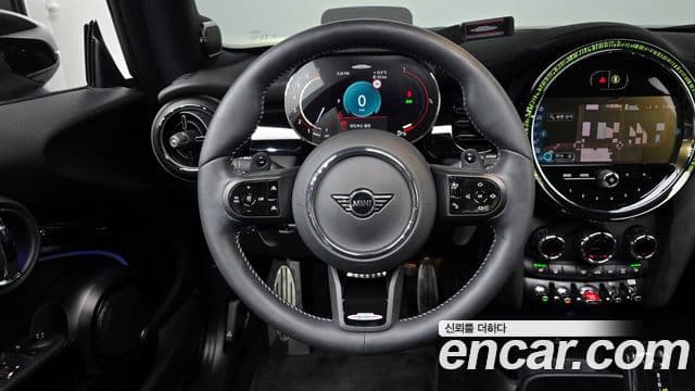 Mini Cooper S 2023 — Фото 13/20