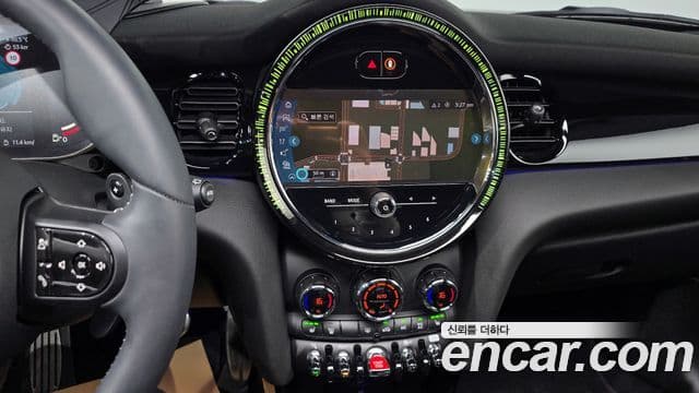Mini Cooper S 2023 — Фото 16/20
