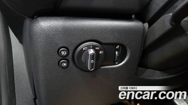 Mini Cooper S 2023 — Фото 17/20