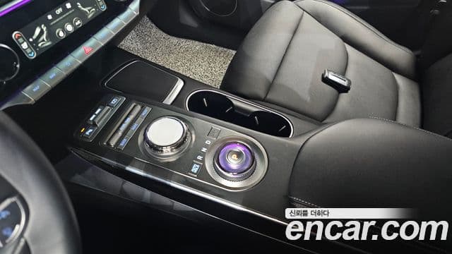 Genesis GV70 2023 — ფოტო 8/20