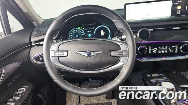 Genesis GV70 2023 — Photo 19/20