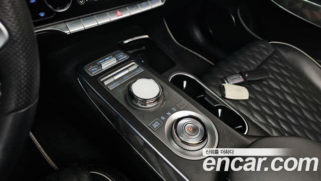 Genesis GV70 2022 — Şəkil 9/20