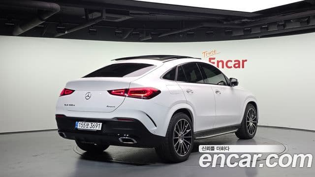 Mercedes-Benz GLE-Class 2022 — ფოტო 2/20