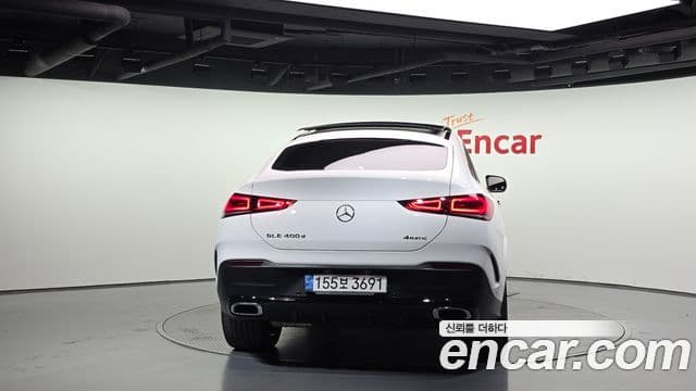 Mercedes-Benz GLE-Class 2022 — ფოტო 4/20
