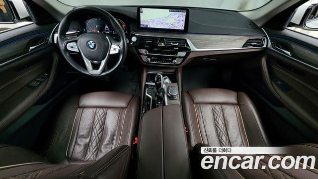 BMW 5 Series 2020 — Фото 10/20