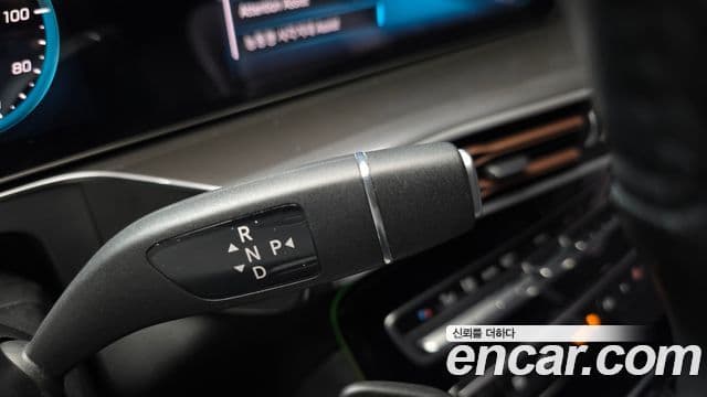 Mercedes-Benz EQC 2020 — Photo 6/20