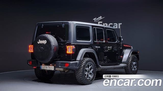 Jeep Wrangler 2021 — ფოტო 2/20
