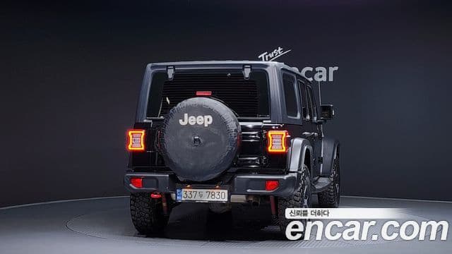 Jeep Wrangler 2021 — ფოტო 4/20