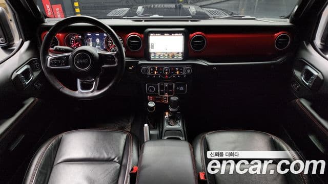 Jeep Wrangler 2021 — ფოტო 7/20