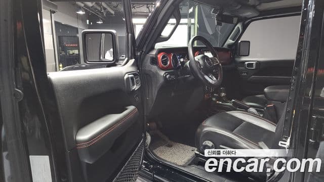 Jeep Wrangler 2021 — ფოტო 10/20