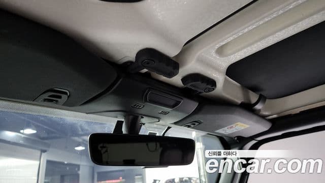 Jeep Wrangler 2021 — ფოტო 17/20