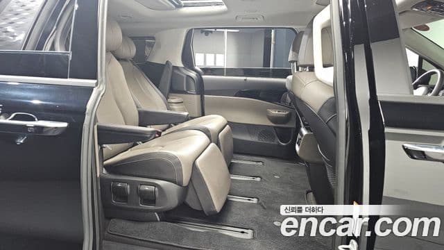 Kia Carnival 2023 — Фото 12/20