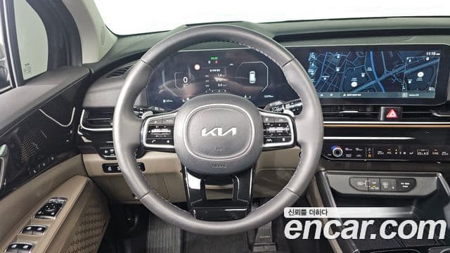 Kia Carnival 2023 — Фото 17/20