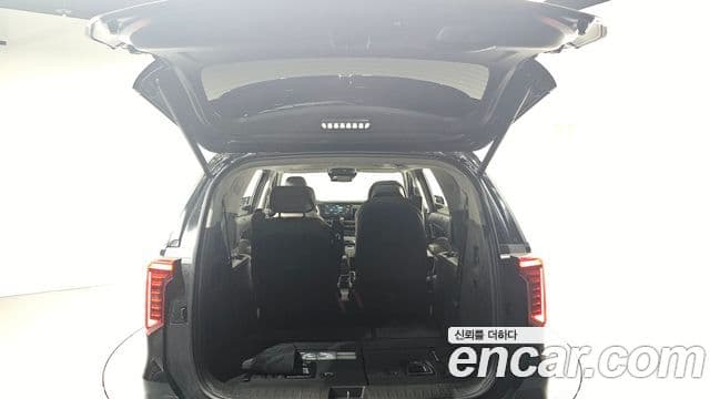 Kia Carnival 2023 — Фото 20/20