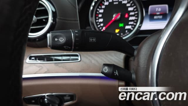 Mercedes-Benz E-Class 2019 — Photo 4/20