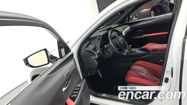 Lexus UX250h 2022 — Photo 4/20