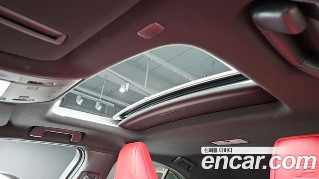 Lexus UX250h 2022 — Photo 3/20