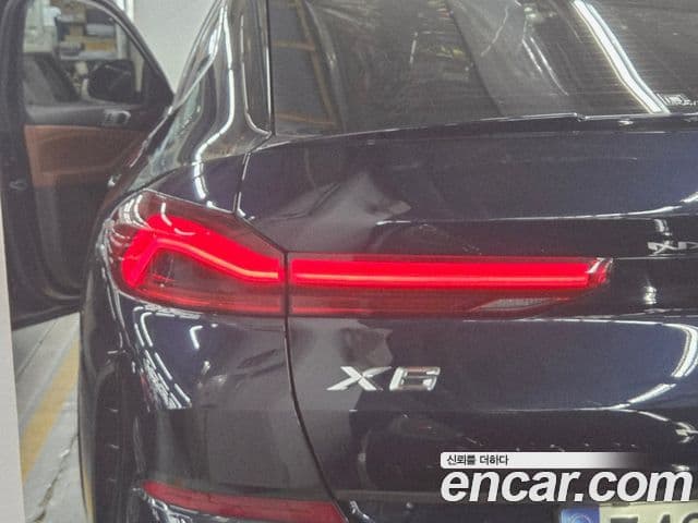 BMW X6 2021 — Photo 20/37
