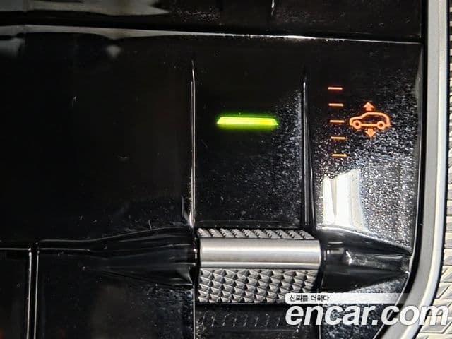 BMW X6 2021 — Photo 30/37
