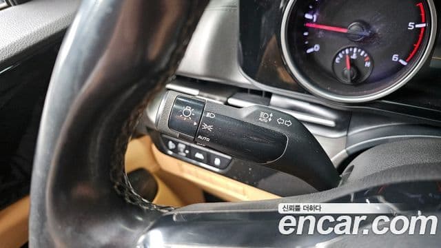 Kia Carnival 2021 — Şəkil 18/20