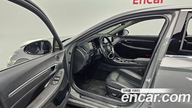 Hyundai Sonata 2022 — ფოტო 11/20