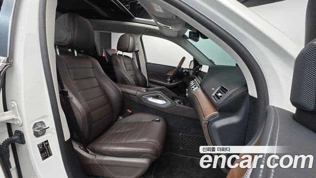 Mercedes-Benz GLS-Class 2021 — Фото 10/20