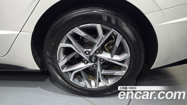 Hyundai Sonata Hybrid 2022 — ფოტო 2/20