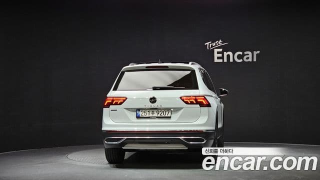Volkswagen Tiguan Allspace 2023 — Photo 14/20