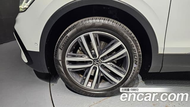 Volkswagen Tiguan Allspace 2023 — Photo 13/20
