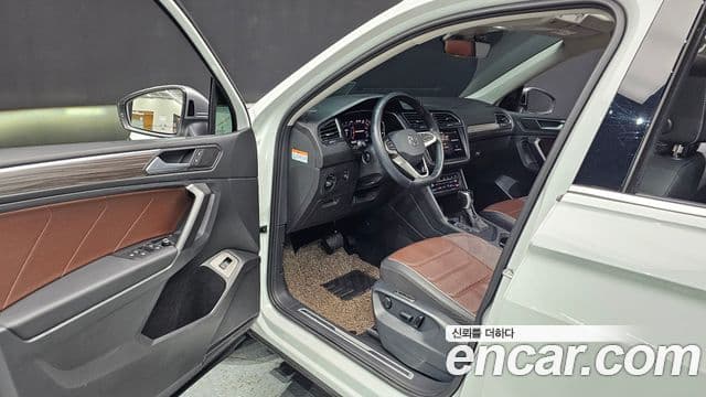 Volkswagen Tiguan Allspace 2023 — Photo 16/20