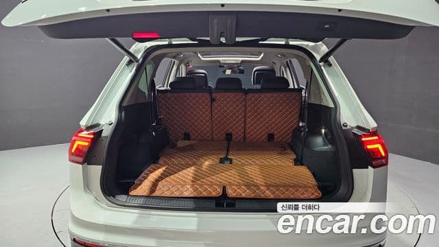 Volkswagen Tiguan Allspace 2023 — Photo 2/20