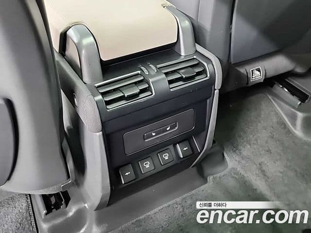 Land Rover Defender 2021 — Şəkil 10/17