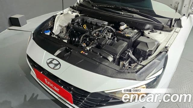 Hyundai The New Avante Hybrid 2022 — ფოტო 13/20