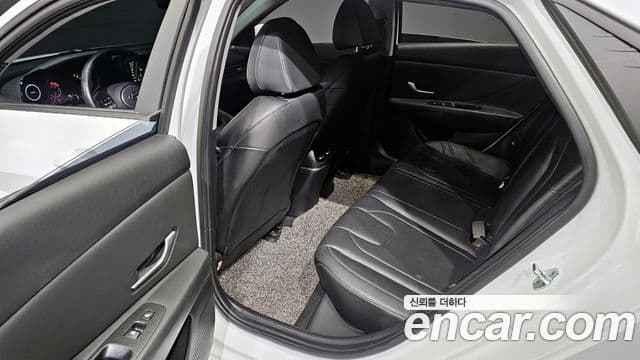Hyundai The New Avante Hybrid 2022 — ფოტო 12/20